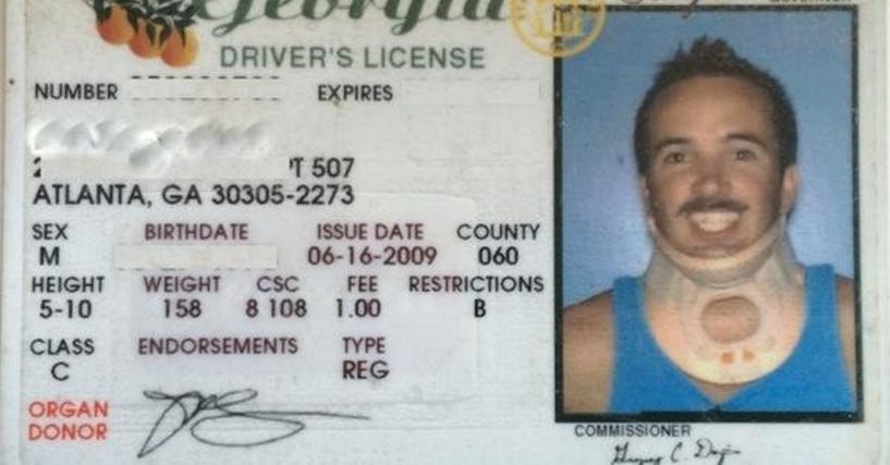 Foto SIM Ini Bakal Cerahkan Harimu